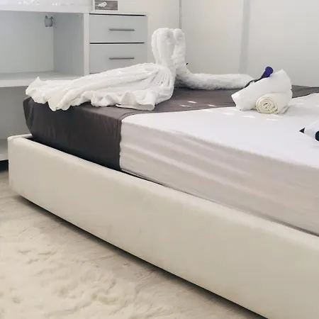 Yiallos Village Apartment Larnaca